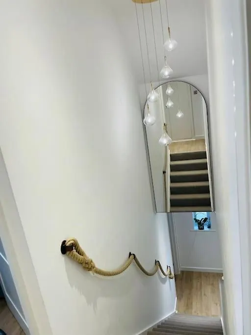 Rooms In A Beautiful House With Free On St Parking Hove 0*,