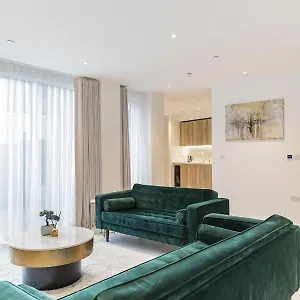  Apartment Luxury Spacious Flat With Communal Gardens And Parking United Kingdom